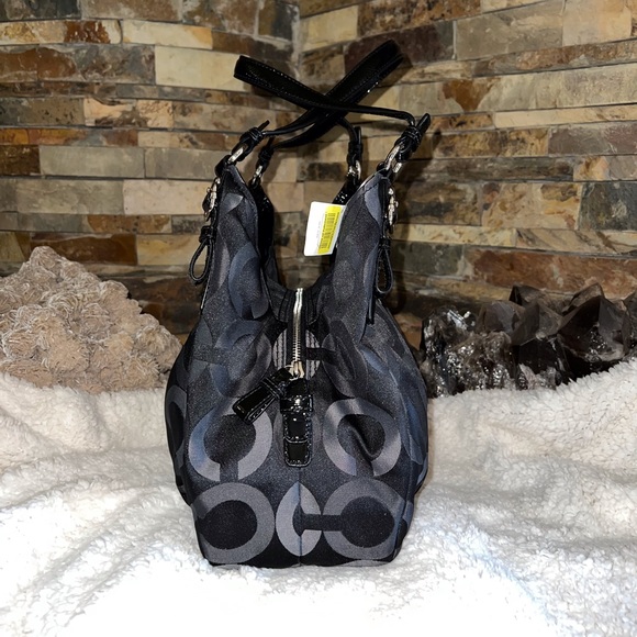 Coach NWT Signature Maggie Shoulder Bag w/matching Wallet - Picture 5 of 16